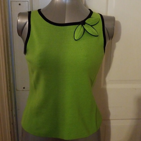 Top - Picture 2 of 3